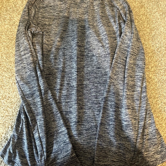 Lightweight quarter zip Under Armour pullover. size small - Picture 3 of 4